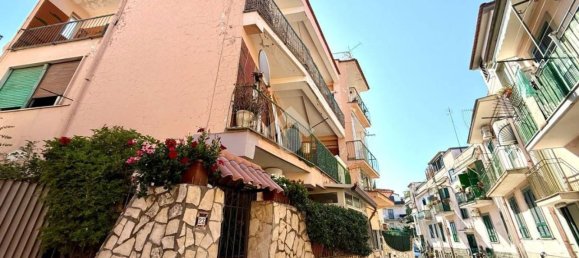3 rooms Apartment in Pozzuoli, Italy No. 279619 23