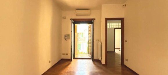 3 rooms Apartment in Pozzuoli, Italy No. 279619 11