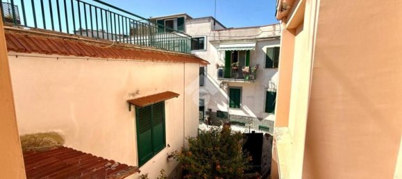3 rooms Apartment in Pozzuoli, Italy No. 279619 15