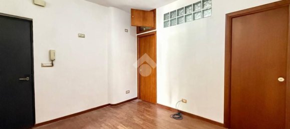 3 rooms Apartment in Pozzuoli, Italy No. 279619 2