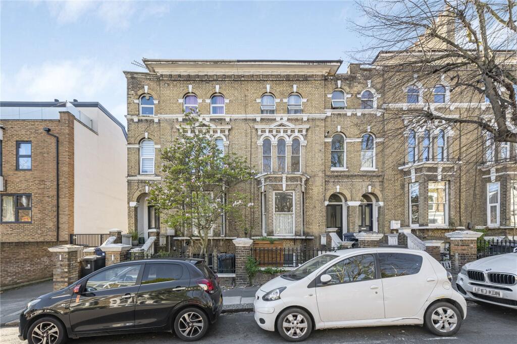 1 bedroom Maisonette in London, United Kingdom No. 12728