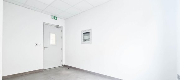 Склад 400м² в RAK FTZ, ОАЭ № 26529 9