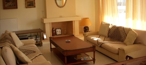 4 bedrooms Property in Kalyvia Thorikou, Greece No. 5134 3