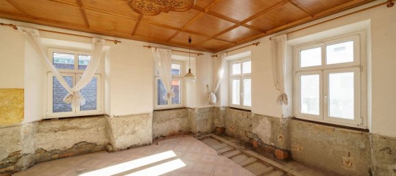 290m² Commercial property in Schruns, Austria No. 83491 2