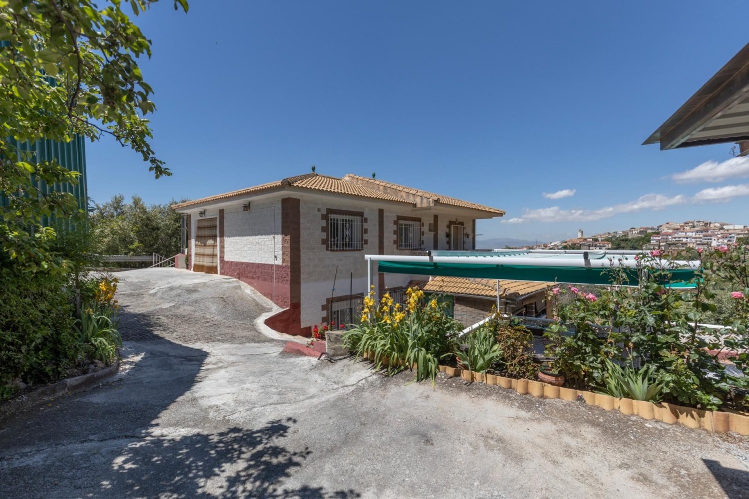 5 bedrooms House in Granada, Spain No. 155597