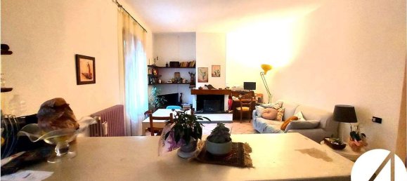 3 rooms Apartment in Prato, Italy No. 47701 7