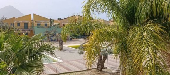 3 bedrooms Villa in Campofelice di Roccella, Italy No. 48057 10