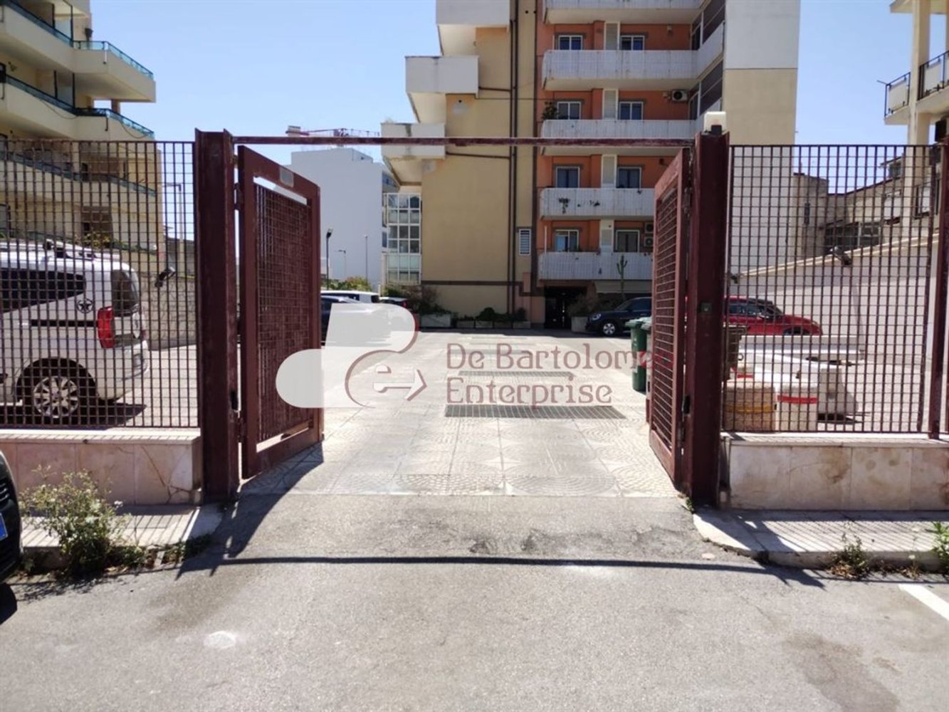 17m² Garage in Bari, Italy No. 261632