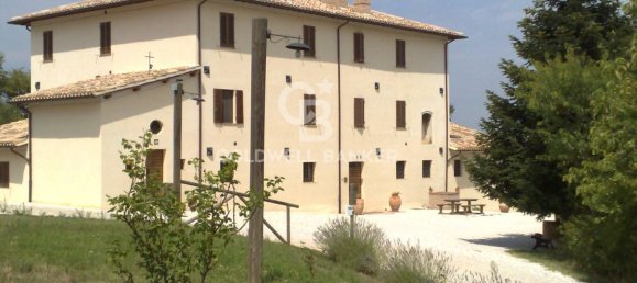 Hotel in Spoleto, Italy 700m², Nr. 300205 3