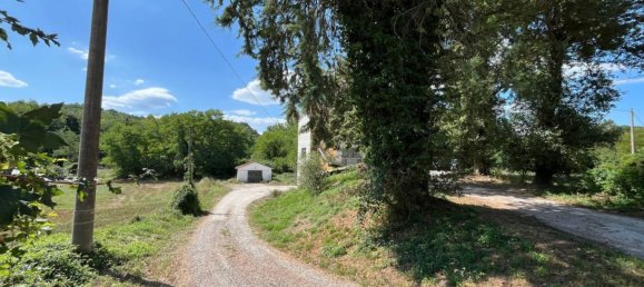 5 bedrooms Villa in Pergola, Italy No. 282012 4