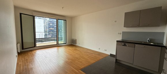 2 bedrooms Apartment in Issy-les-Moulineaux, France No. 139861 3