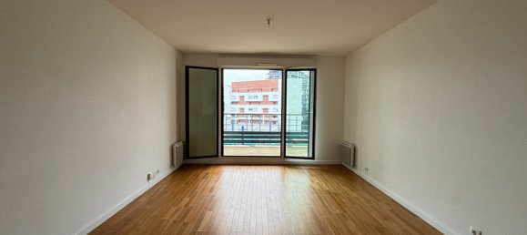 2 bedrooms Apartment in Issy-les-Moulineaux, France No. 139861 2