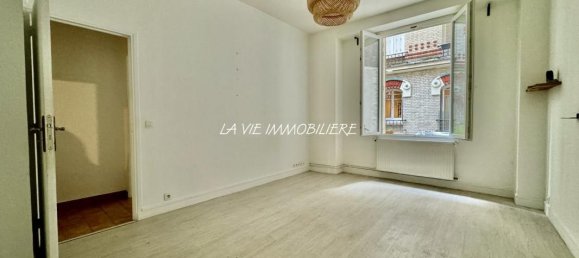 2 bedrooms Apartment in Paris, France No. 180369 3