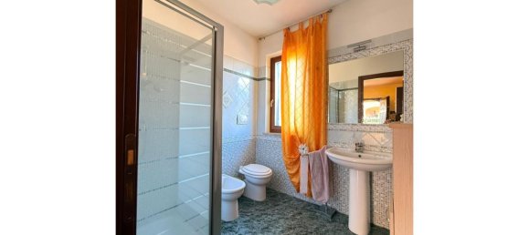 Villa de 3 habitaciónes en Ardea, Italy No. 9605 15