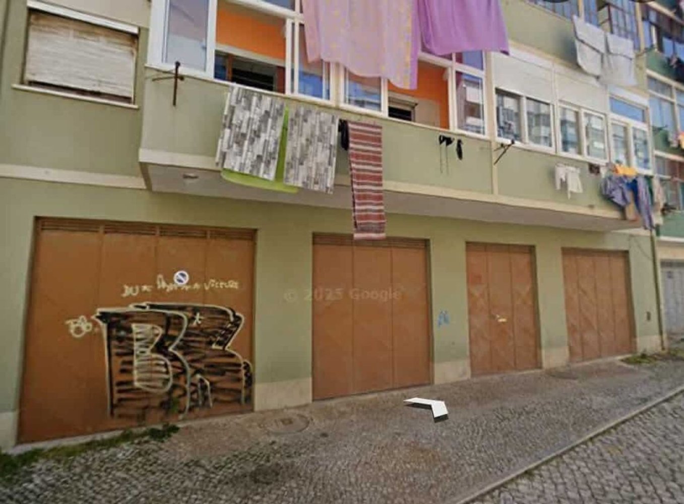 206m² Warehouse in Almada, Portugal No. 330852