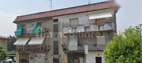 2 bedrooms Apartment in Montorfano, Italy No. 2859 3