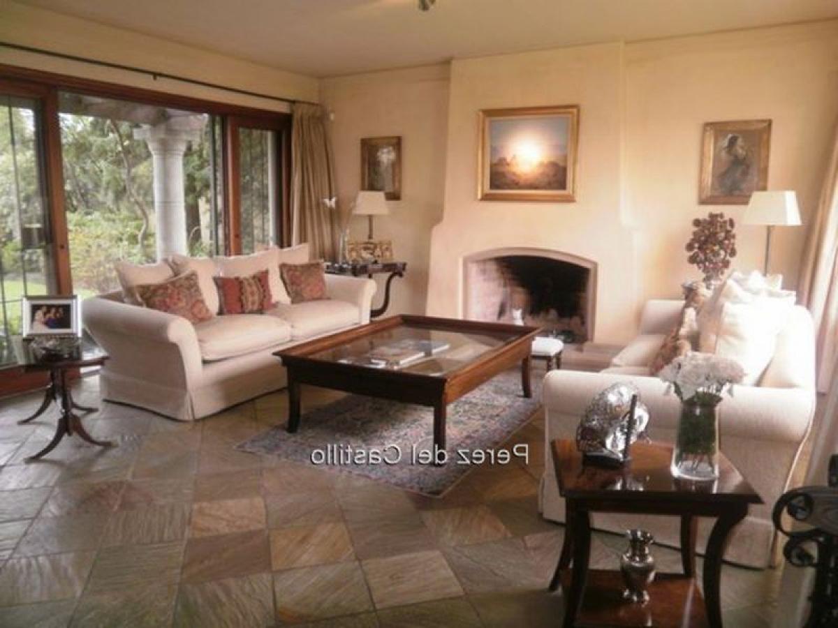 3 bedrooms House in Montevideo, Uruguay No. 1038