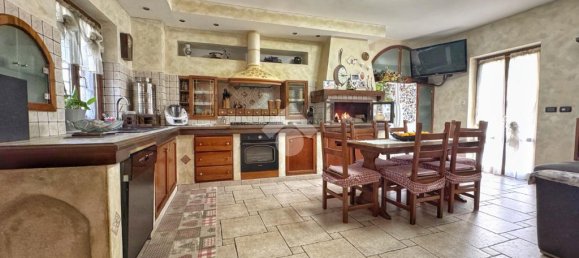 Дом с 2 спальнями в Валь делла Торре, Италия № 53284 5