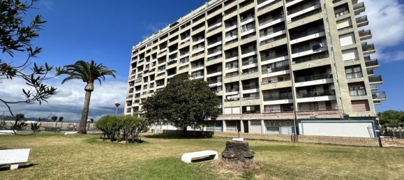 Apartamento de 2 dormitorios en Laredo, Spain No. 181980 27