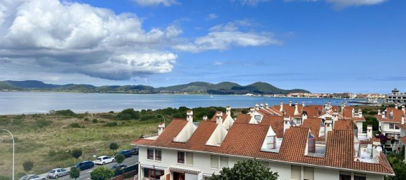 Apartamento de 2 dormitorios en Laredo, Spain No. 181980 2