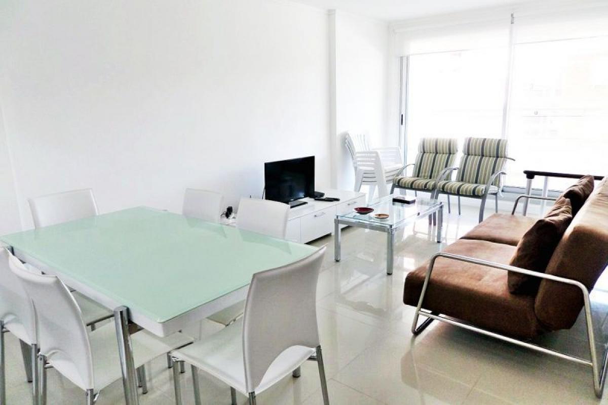 Apartamento de 2 dormitorios en Maldonado, Uruguay No. 11674