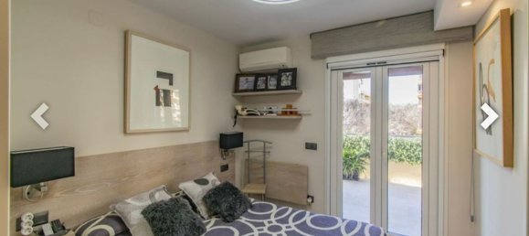 Apartamento de 3 dormitorios en Marbella, Spain No. 151905 2