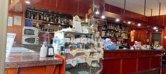 4 rooms Commercial property in Turin, Italy No. 46598 7