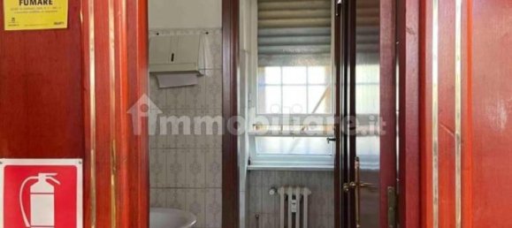 4 rooms Commercial property in Turin, Italy No. 46598 6