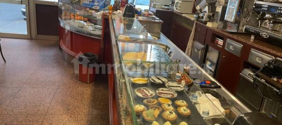 4 rooms Commercial property in Turin, Italy No. 46598 14