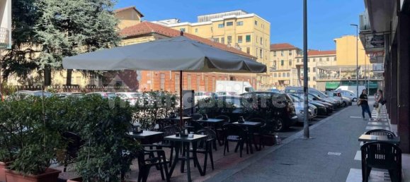 4 rooms Commercial property in Turin, Italy No. 46598 12