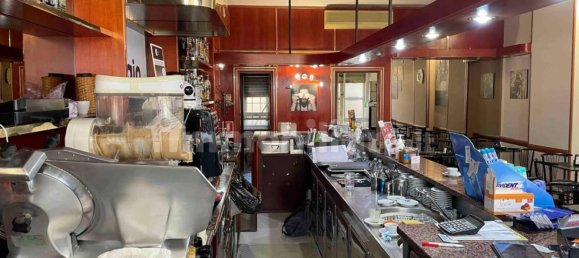 4 rooms Commercial property in Turin, Italy No. 46598 9