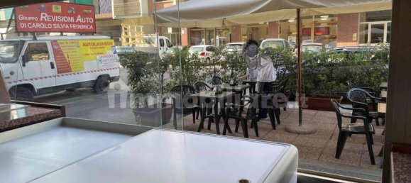 4 rooms Commercial property in Turin, Italy No. 46598 11