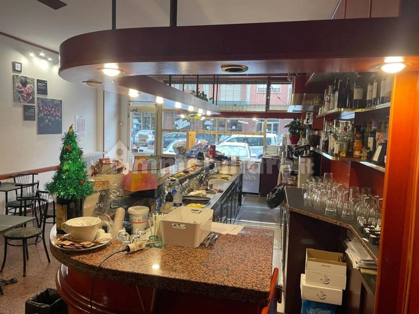 4 rooms Commercial property in Turin, Italy No. 46598