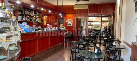 4 rooms Commercial property in Turin, Italy No. 46598 8