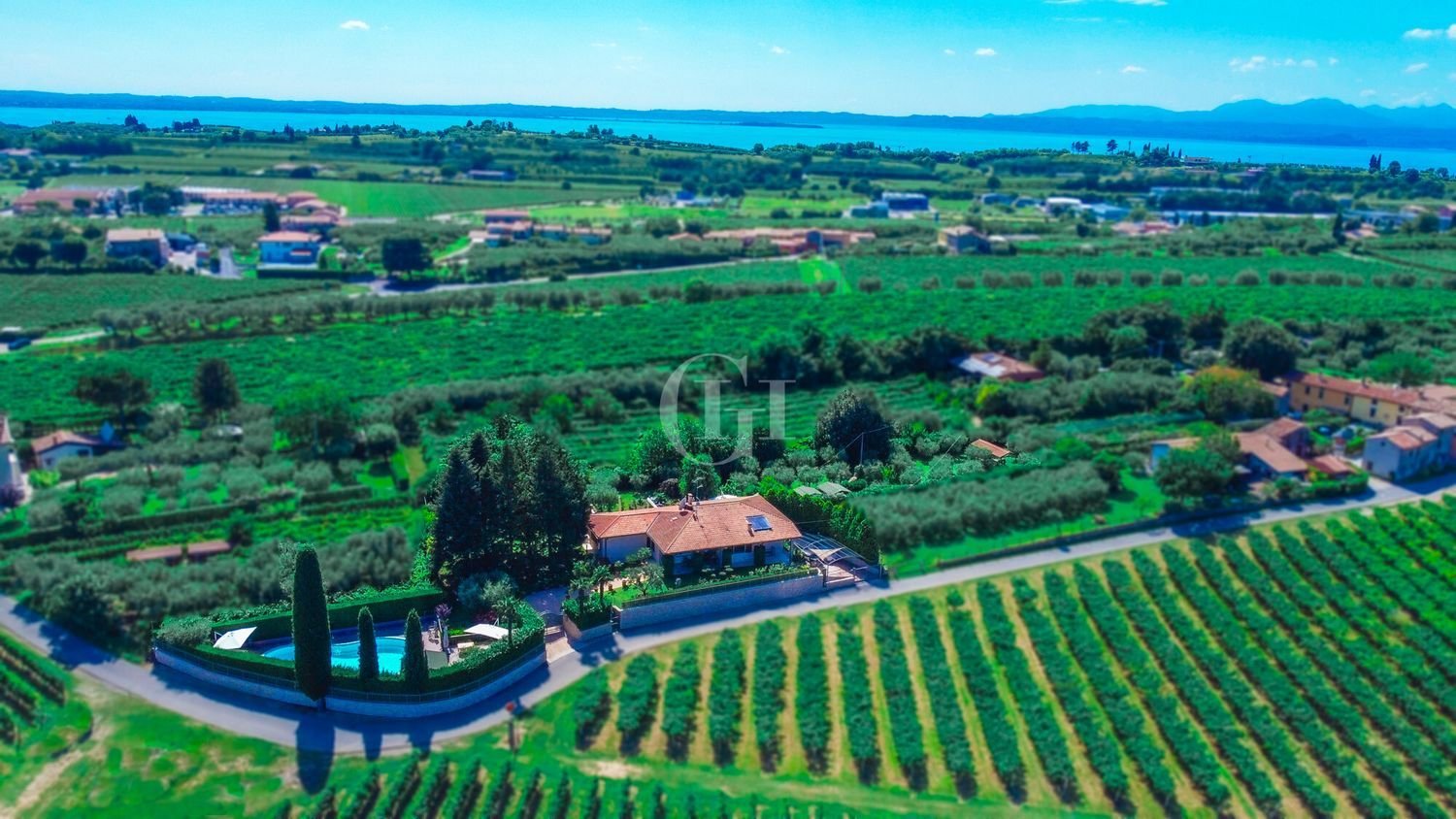 8 rooms Villa in Bardolino, Italy No. 261320