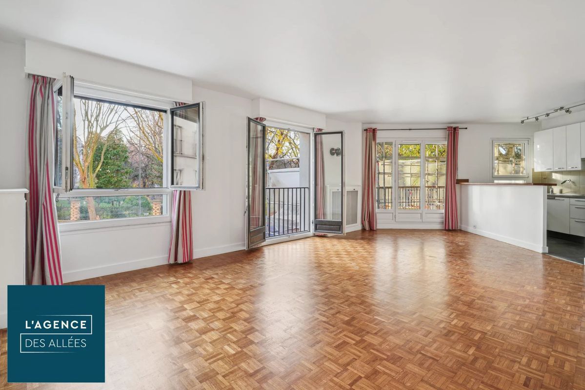 Apartamento de 3 dormitorios en Clichy, France No. 127719