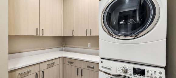 2 bedrooms Cafe / restaurant in Avon, USA No. 310 30