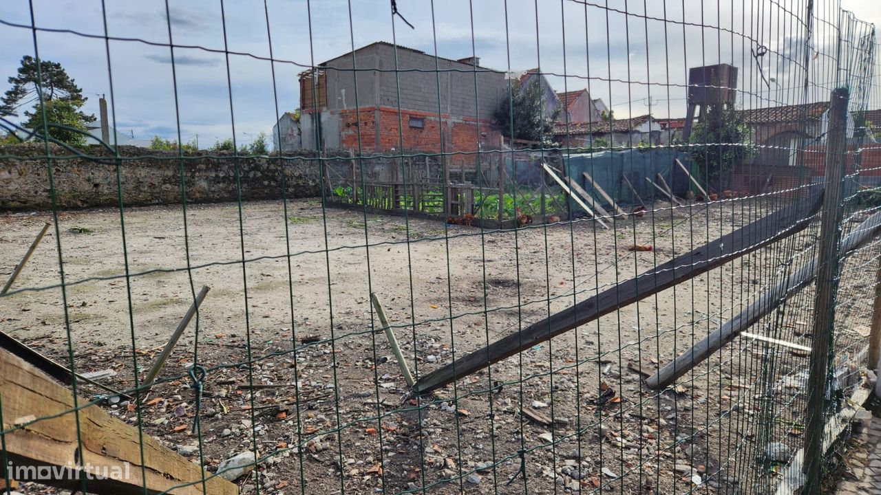 650m² Land in Marinha Grande, Portugal No. 292223