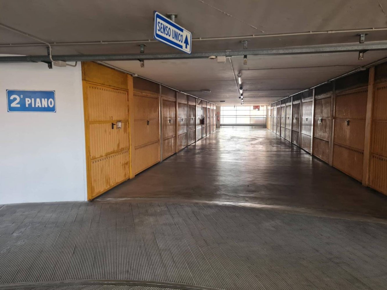 13m² Garage in Carpi, Italy No. 115023