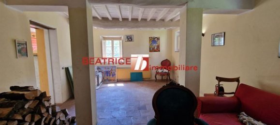 Casa de 10 habitaciónes en Pescaglia, Italy No. 15653 35