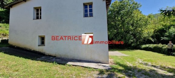 Casa de 10 habitaciónes en Pescaglia, Italy No. 15653 3