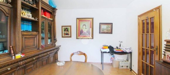 2 bedrooms House in Pisa, Italy No. 261679 5