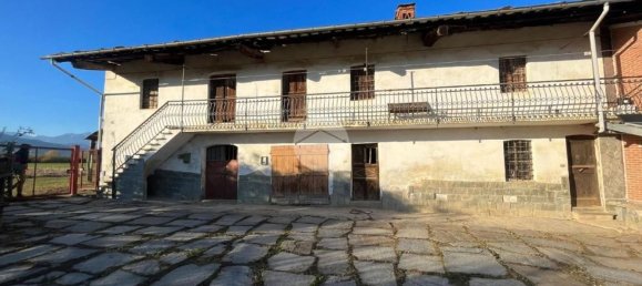 6 rooms House in Barge, Italy No. 279510 2