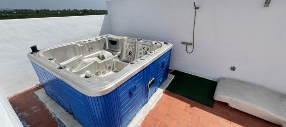 Ático de 4 dormitorios en València, Spain No. 135574 10