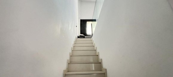 Ático de 4 dormitorios en València, Spain No. 135574 48