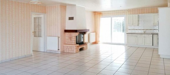 3 bedrooms House in Saint-Julien-des-Landes, France No. 277961 9