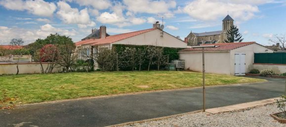 3 bedrooms House in Saint-Julien-des-Landes, France No. 277961 6