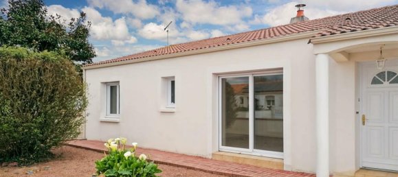 3 bedrooms House in Saint-Julien-des-Landes, France No. 277961 5