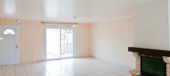 3 bedrooms House in Saint-Julien-des-Landes, France No. 277961 10