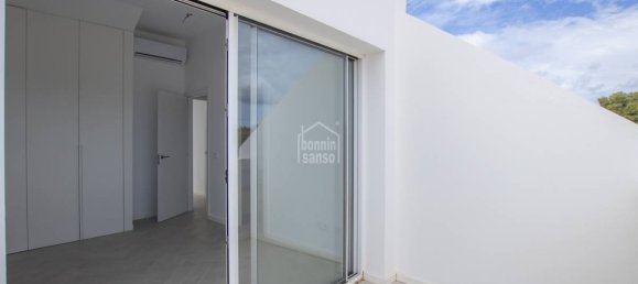 4 bedrooms Villa in Es Mercadal, Spain No. 177 3